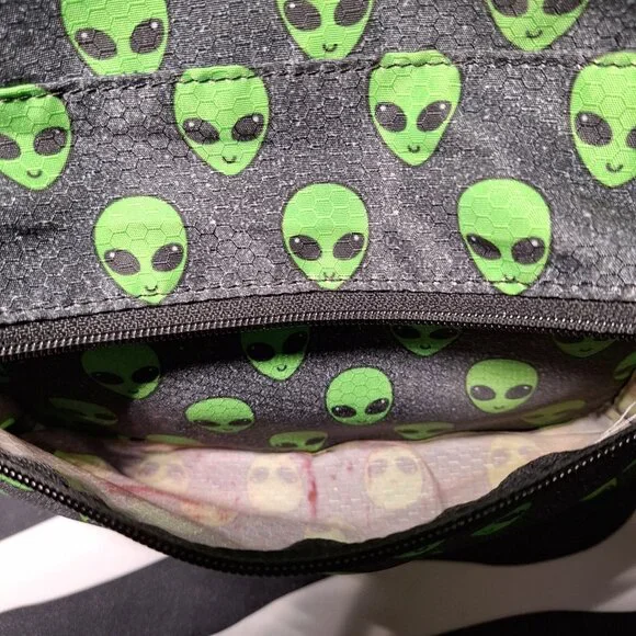 Vibedration Hydration Backpack - Aliens w/o bladder (midsize  display picture 3